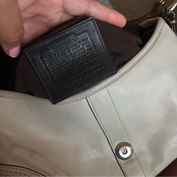 ⭐️Y2K Vintage COACH SOHO Satchel Shoulder Bag, silver hardware⭐️ - Picture 4 of 5